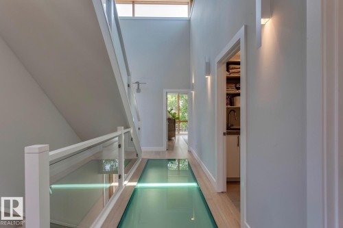 12420 103 Avenue, Edmonton, AB - Indoor Photo Showing Other Room