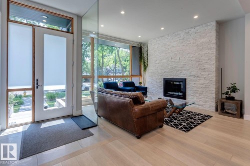 12420 103 Avenue, Edmonton, AB - Indoor Photo Showing Living Room With Fireplace