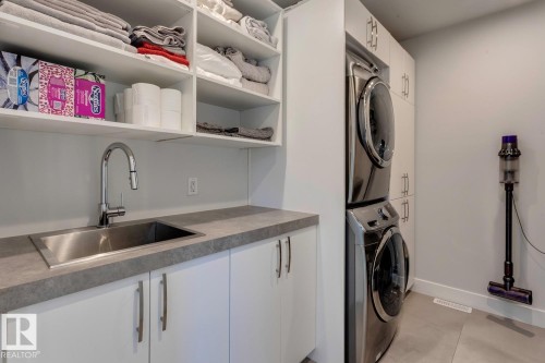 12420 103 Avenue, Edmonton, AB - Indoor Photo Showing Laundry Room