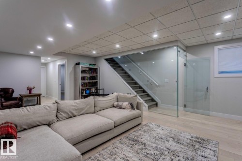 12420 103 Avenue, Edmonton, AB - Indoor Photo Showing Other Room