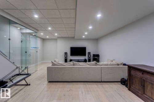 12420 103 Avenue, Edmonton, AB - Indoor Photo Showing Other Room