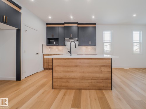 9824 106 Avenue, Morinville, AB - Indoor Photo Showing Kitchen