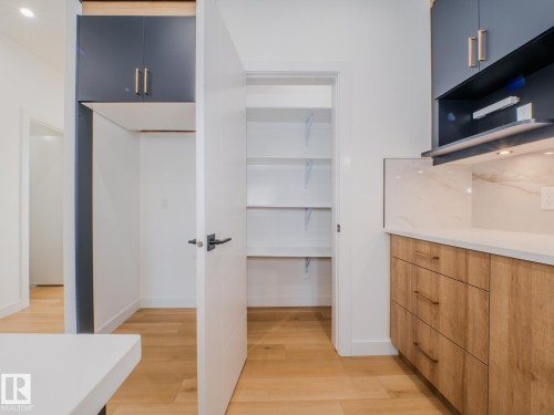 9824 106 Avenue, Morinville, AB - Indoor