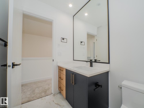 9824 106 Avenue, Morinville, AB - Indoor Photo Showing Bathroom