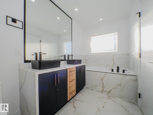 9824 106 Avenue, Morinville, AB - Indoor Photo Showing Other Room