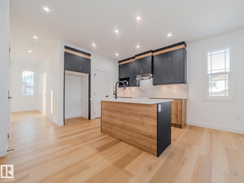 9824 106 Avenue, Morinville, AB - Indoor Photo Showing Kitchen