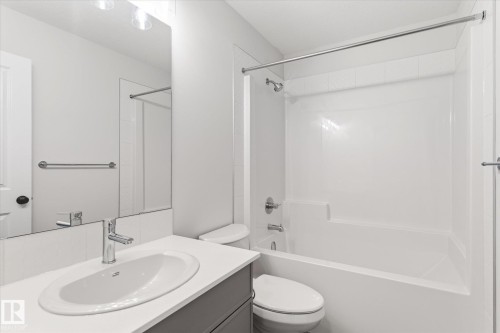 346 172 Avenue, Edmonton, AB - Indoor Photo Showing Bathroom