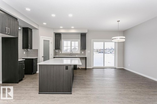 324 173 Avenue, Edmonton, AB - Indoor Photo Showing Kitchen