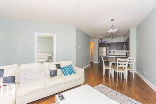 1404 10152 104 Street, Edmonton, AB - Indoor