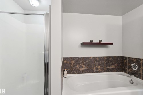 402 9020 Jasper Avenue, Edmonton, AB - Indoor Photo Showing Bathroom