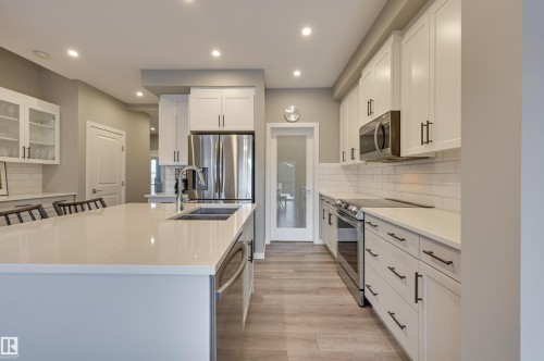 5158 Lark Crescent, Edmonton, AB 