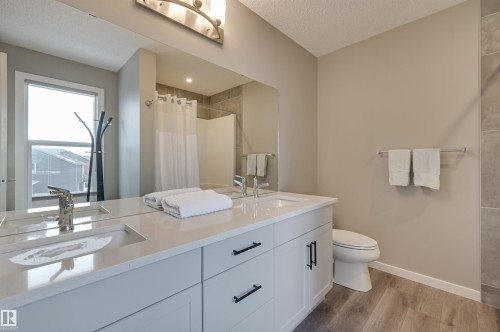 5158 Lark Crescent, Edmonton, AB 