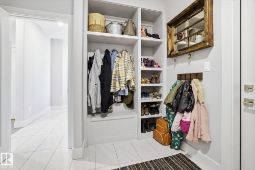 1815 Tanager Close, Edmonton, AB - Indoor With Storage