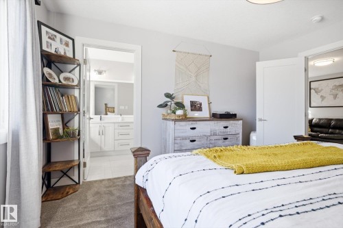 1815 Tanager Close, Edmonton, AB - Indoor Photo Showing Bedroom