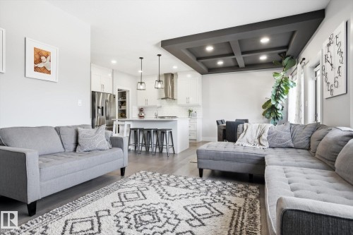 1815 Tanager Close, Edmonton, AB - Indoor Photo Showing Living Room