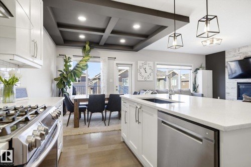 1815 Tanager Close, Edmonton, AB - Indoor Photo Showing Kitchen With Upgraded Kitchen