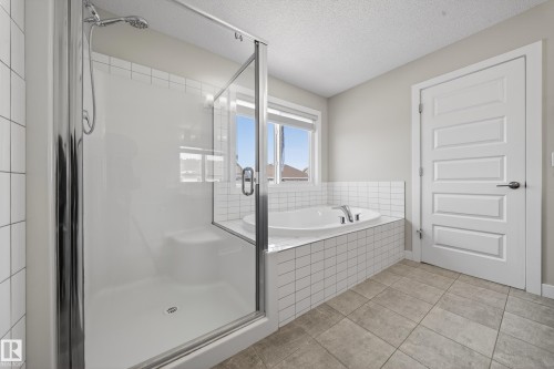 1234 Daniels Crescent, Edmonton, AB - Indoor Photo Showing Bathroom
