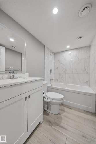 1234 Daniels Crescent, Edmonton, AB - Indoor Photo Showing Bathroom