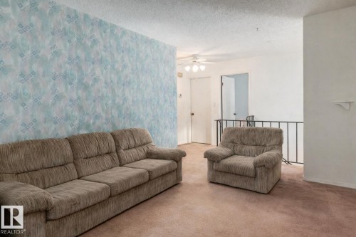 3704 134 Avenue, Edmonton, AB - Indoor Photo Showing Living Room
