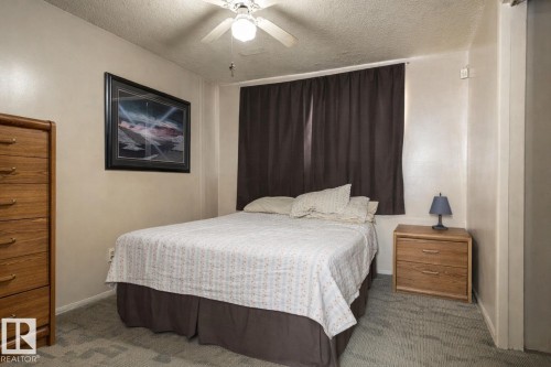 3704 134 Avenue, Edmonton, AB - Indoor Photo Showing Bedroom