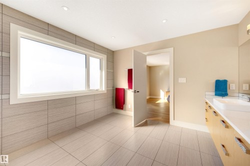 8408 118 Street, Edmonton, AB - Indoor Photo Showing Bathroom