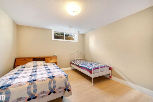 8408 118 Street, Edmonton, AB - Indoor Photo Showing Bedroom