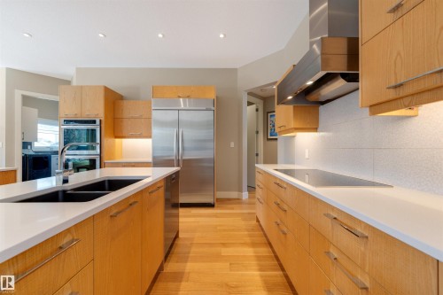 8408 118 Street, Edmonton, AB - Indoor Photo Showing Kitchen With Double Sink With Upgraded Kitchen