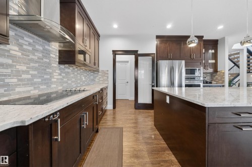 3 Shorewood Crescent, Leduc, AB - Indoor Photo Showing Kitchen With Upgraded Kitchen