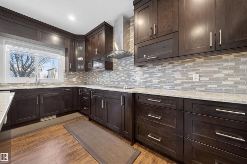 3 Shorewood Crescent, Leduc, AB - Indoor Photo Showing Kitchen With Upgraded Kitchen