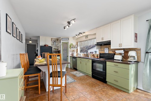 13315 96 Street, Edmonton, AB - Indoor Photo Showing Kitchen