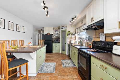 13315 96 Street, Edmonton, AB - Indoor Photo Showing Kitchen