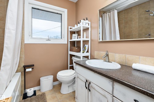 13315 96 Street, Edmonton, AB - Indoor Photo Showing Bathroom