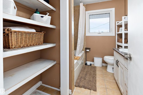 13315 96 Street, Edmonton, AB - Indoor Photo Showing Bathroom