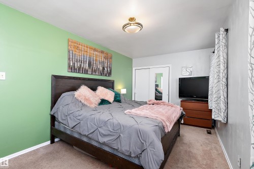13315 96 Street, Edmonton, AB - Indoor Photo Showing Bedroom