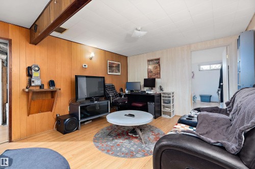 13315 96 Street, Edmonton, AB - Indoor Photo Showing Living Room