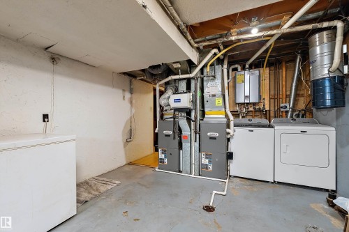 13315 96 Street, Edmonton, AB - Indoor Photo Showing Laundry Room