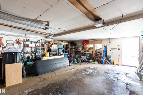 13315 96 Street, Edmonton, AB - Indoor Photo Showing Garage