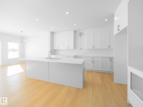 6957 176A Avenue, Edmonton, AB - Indoor Photo Showing Kitchen