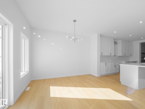 6957 176A Avenue, Edmonton, AB - Indoor Photo Showing Kitchen