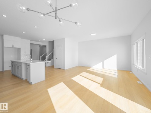 6957 176A Avenue, Edmonton, AB - Indoor Photo Showing Kitchen