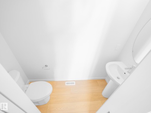 6957 176A Avenue, Edmonton, AB - Indoor Photo Showing Bathroom
