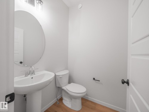 2524 211 Street, Edmonton, AB - Indoor Photo Showing Bathroom