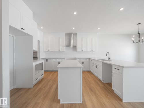 2524 211 Street, Edmonton, AB - Indoor Photo Showing Kitchen With Upgraded Kitchen