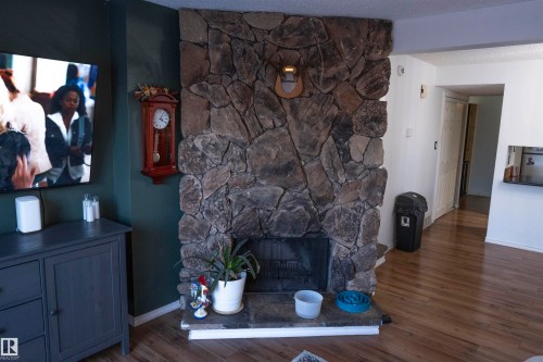 139 Lancaster Terrace, Edmonton, AB - Indoor With Fireplace