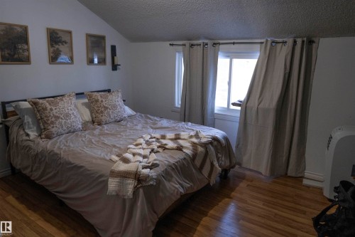 139 Lancaster Terrace, Edmonton, AB - Indoor Photo Showing Bedroom
