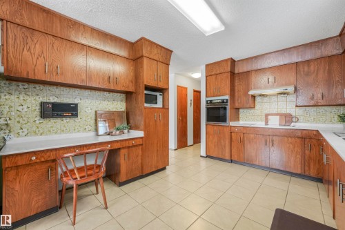 8016 73 Street, Edmonton, AB - Indoor Photo Showing Kitchen