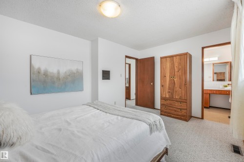 8016 73 Street, Edmonton, AB - Indoor Photo Showing Bedroom