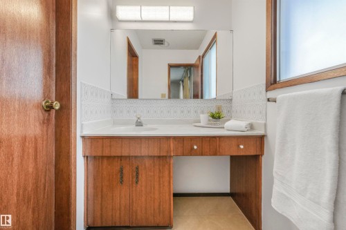 8016 73 Street, Edmonton, AB - Indoor Photo Showing Bathroom