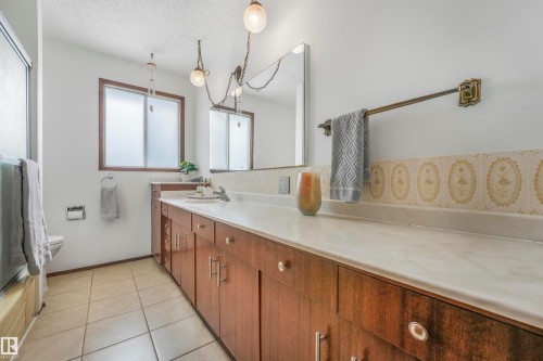 8016 73 Street, Edmonton, AB - Indoor Photo Showing Bathroom