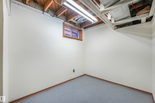 8016 73 Street, Edmonton, AB - Indoor Photo Showing Other Room
